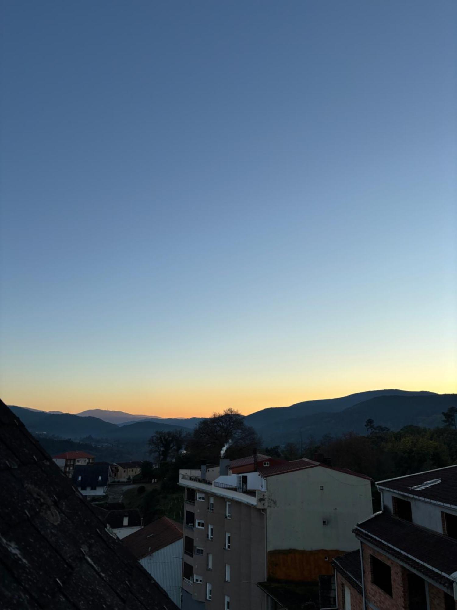 Apartament 16 *